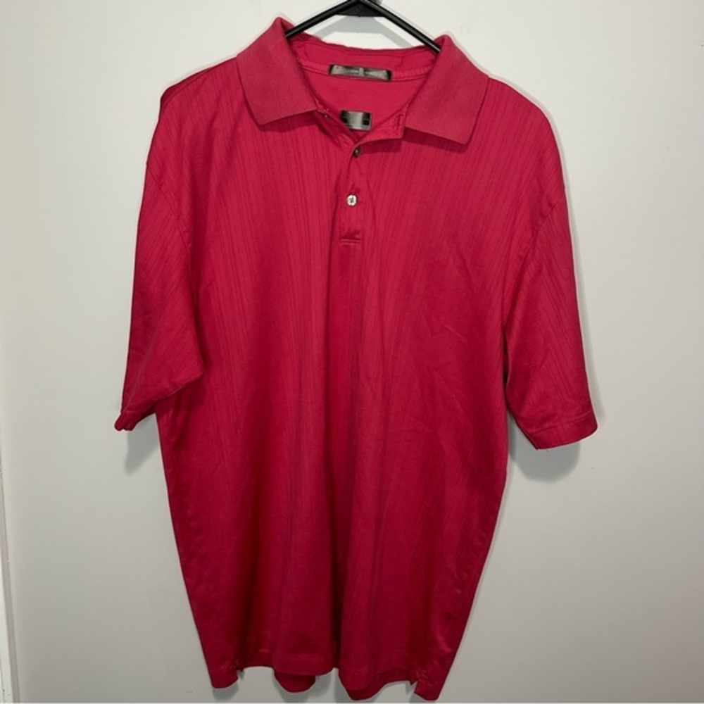 Men’s Tiger Woods Size Large‎ Magenta Short Sleeve Golf Polo Shirt